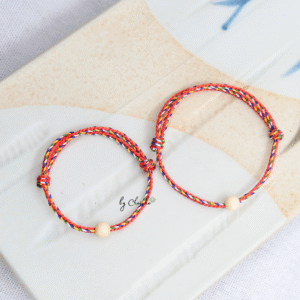 Vòng tay ngũ sắc dây 2.0mm phối hạt dâu tằm trắng freesize cho người lớn-Chồi Nhỏ