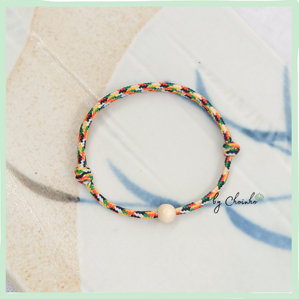 Vòng ngũ sắc phối hạt dâu trắng | dây ngũ sắc vàng kim 2.0mm phối 1 hạt dâu | freesize | Chồi Nhỏ 1 Vòng ngũ sắc phối hạt dâu trắng | dây ngũ sắc vàng kim 2.0mm phối 1 hạt dâu | freesize | Chồi Nhỏ