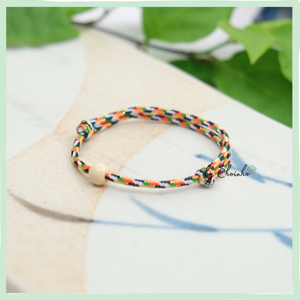 Vòng ngũ sắc phối hạt dâu trắng | dây ngũ sắc vàng kim 2.0mm phối 1 hạt dâu | freesize | Chồi Nhỏ 4 Vòng ngũ sắc phối hạt dâu trắng | dây ngũ sắc vàng kim 2.0mm phối 1 hạt dâu | freesize | Chồi Nhỏ - Ảnh 4