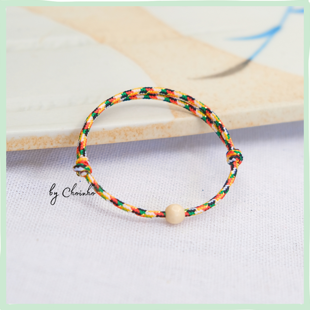 Vòng ngũ sắc phối hạt dâu trắng | dây ngũ sắc vàng kim 2.0mm phối 1 hạt dâu | freesize | Chồi Nhỏ 5 Vòng ngũ sắc phối hạt dâu trắng | dây ngũ sắc vàng kim 2.0mm phối 1 hạt dâu | freesize | Chồi Nhỏ - Ảnh 5