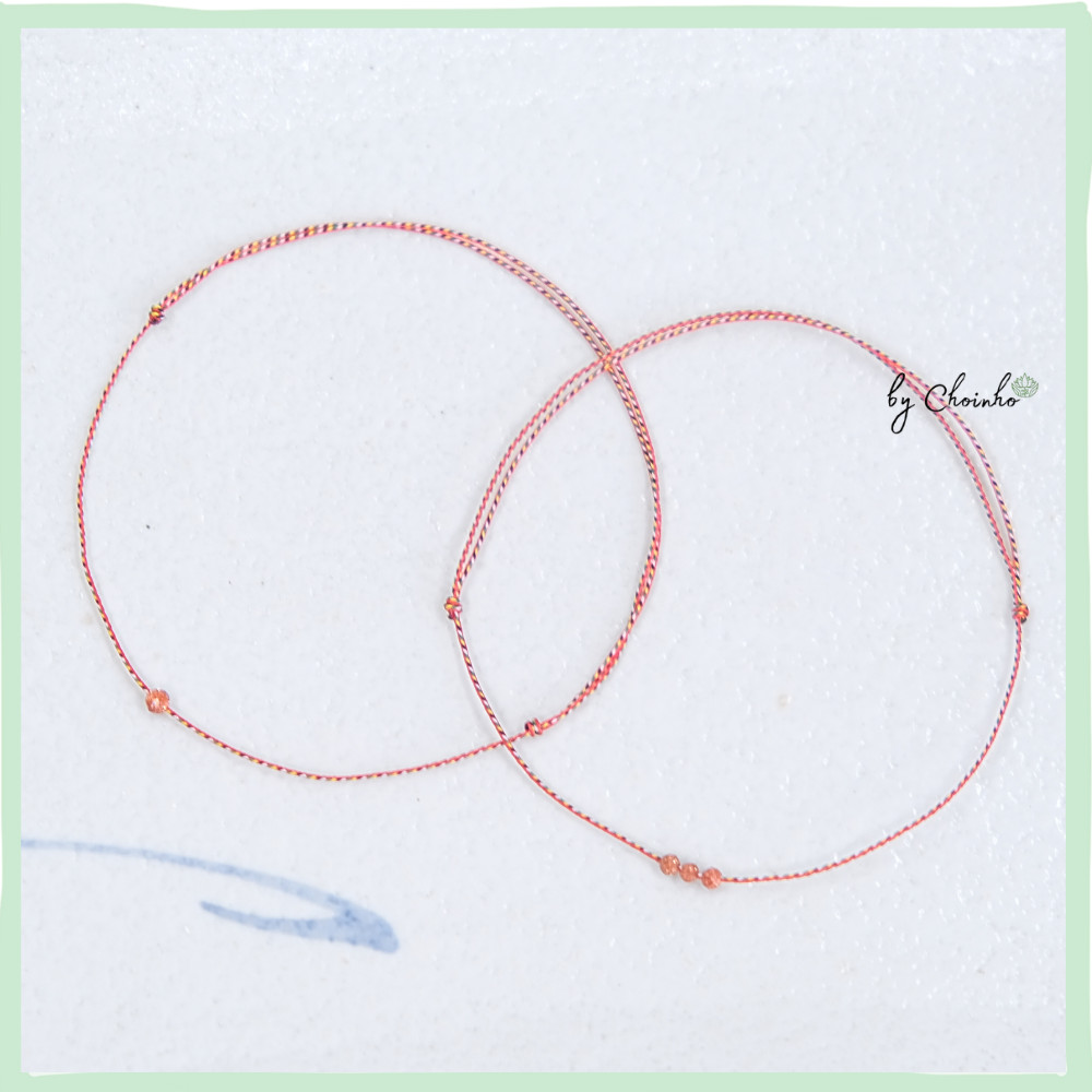 Vòng ngũ sắc phối hạt kim sa đeo chân | dây 0.5 ly đỏ phối 1 hạt kim sa | freesize mọi cỡ chân | Chồi Nhỏ 4 Vòng ngũ sắc phối hạt kim sa đeo chân | dây 0.5 ly đỏ phối 1 hạt kim sa | freesize mọi cỡ chân | Chồi Nhỏ - Ảnh 4