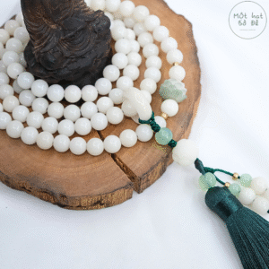 Chuỗi hạt niệm Phật bồ đề | Chuỗi 108 hạt bồ đề trắng 8 ly có tua rua và hoa sen xanh | Chồi Nhỏ