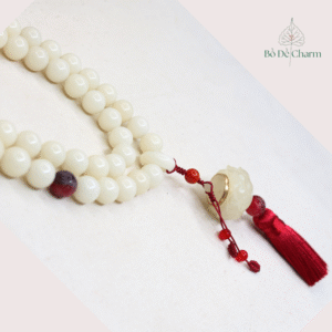Chuỗi hạt Bồ đề 12 ly trắng khắc lục tự hạt tròn 54 hạt tua rua lư trắng 1 hạt lục tự đỏ | Chồi Nhỏ