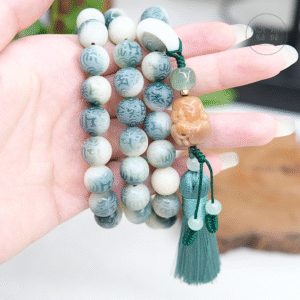 Chuỗi 54 hạt bồ đề xanh khắc chú lục tự | Chồi Nhỏ | Chuỗi hạt niệm Phật bồ đề