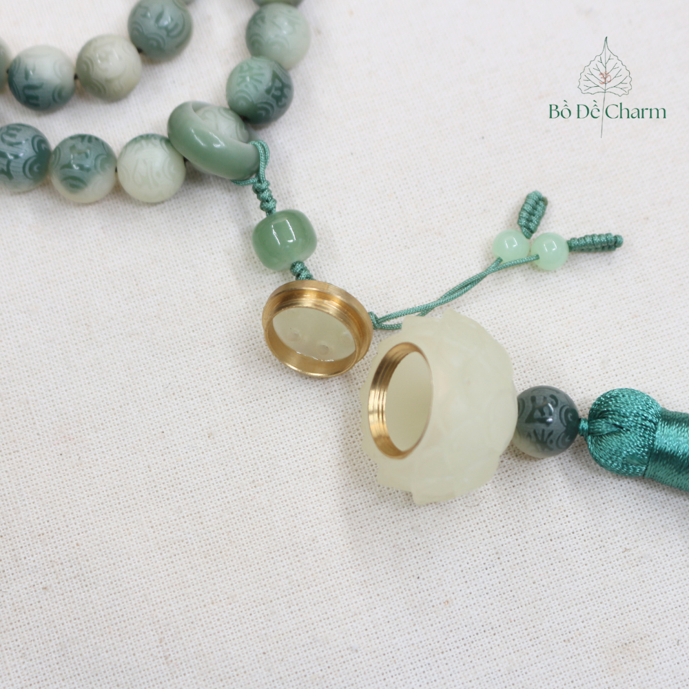 Chuỗi hạt Bồ đề 12 ly xanh loang trắng khắc lục tự hạt tròn 54 hạt tua rua lư trắng | Chồi Nhỏ 5 Chuỗi hạt Bồ đề 12 ly xanh loang trắng khắc lục tự hạt tròn 54 hạt tua rua lư trắng | Chồi Nhỏ - Ảnh 5