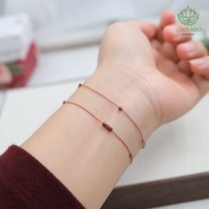 Vòng tay chỉ ngũ sắc siêu mảnh CHỒI NHỎ made with soul, Mix garnet hồng lựu hình lập phương, Freesize