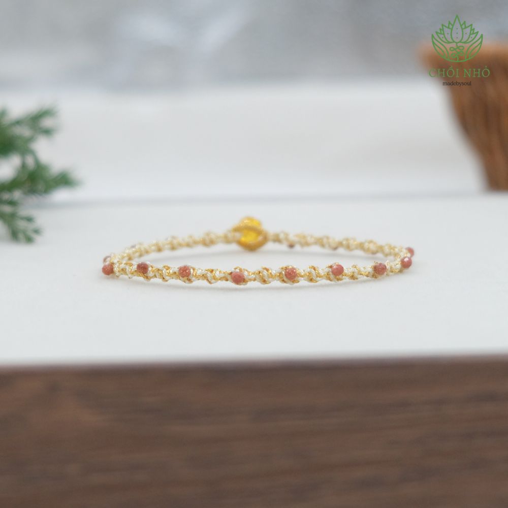 Vòng tay dây tết mix đá kim sa nâu lấp lánh | Chồi Nhỏ | Vòng tay dây tết sang chảnh không tua 4 Vòng tay dây tết mix đá kim sa nâu lấp lánh | Chồi Nhỏ | Vòng tay dây tết sang chảnh không tua - Ảnh 4