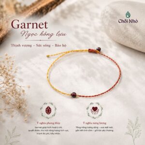 [Garnet bracelet] Vòng tay dây tết chỉ ngũ sắc chỉ vàng kim sa mix garnet | Chồi Nhỏ | Vòng tay vòng chân chỉ ngũ sắc mix ngọc hồng lựu